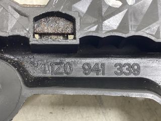 bontott SKODA OCTAVIA II Bal Fényszóró Tartó