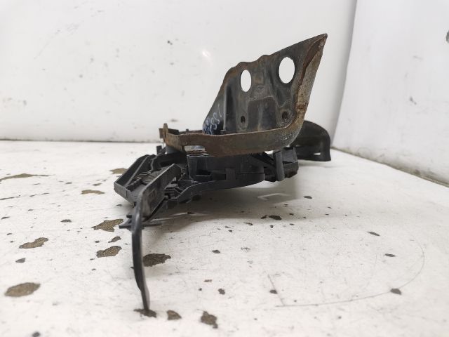 bontott SKODA OCTAVIA II Bal Fényszóró Tartó