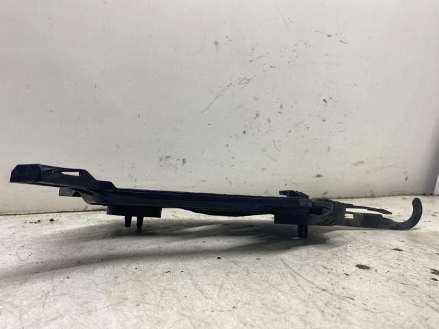 bontott SKODA OCTAVIA II Bal Fényszóró Tartó