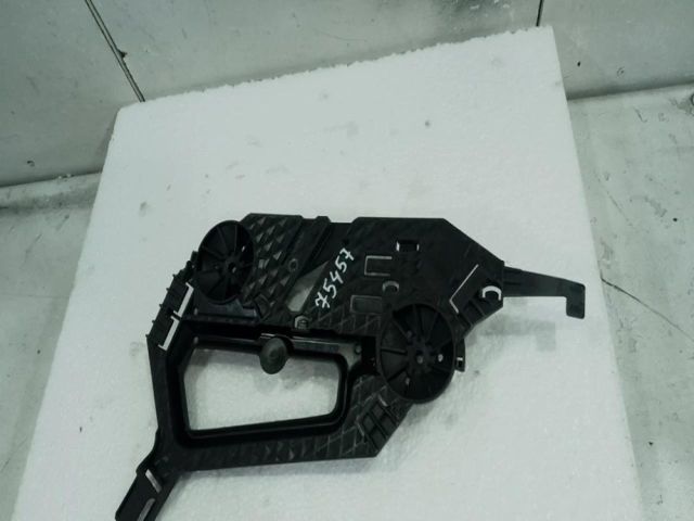 bontott SKODA OCTAVIA II Bal Fényszóró Tartó