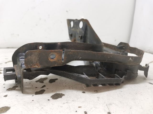 bontott SKODA OCTAVIA II Bal Fényszóró Tartó