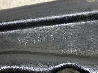 bontott SKODA OCTAVIA II Bal Fényszóró Tartó