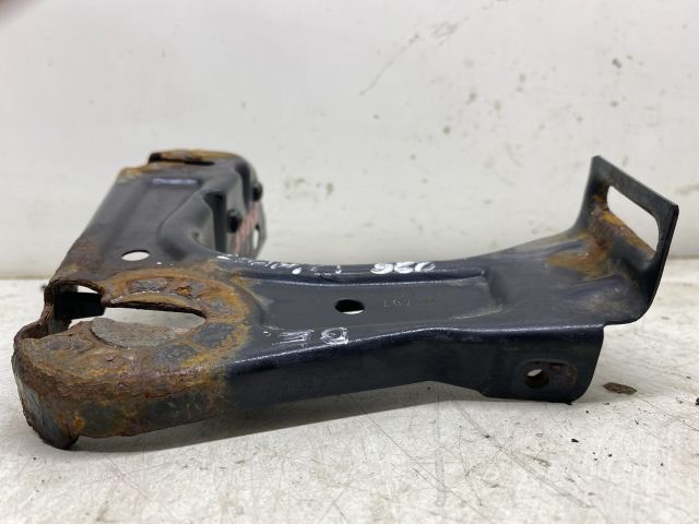 bontott SKODA OCTAVIA II Bal Fényszóró Tartó