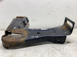 bontott SKODA OCTAVIA II Bal Fényszóró Tartó