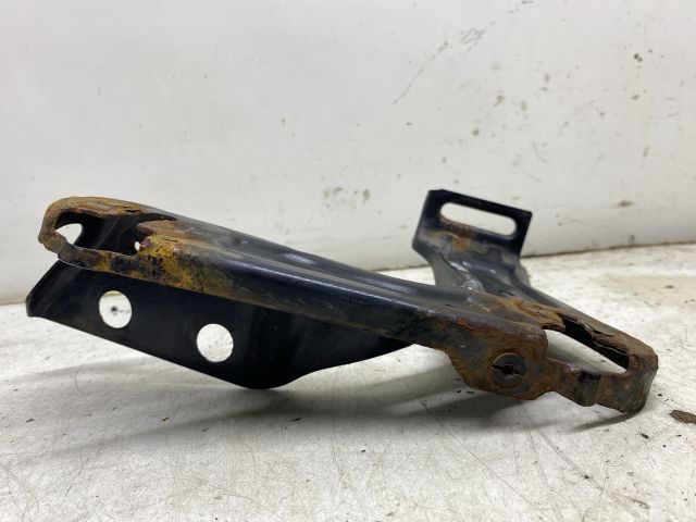 bontott SKODA OCTAVIA II Bal Fényszóró Tartó