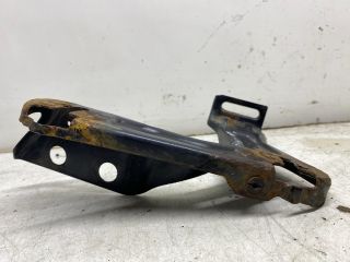 bontott SKODA OCTAVIA II Bal Fényszóró Tartó