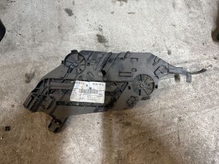 bontott SKODA OCTAVIA II Bal Fényszóró Tartó