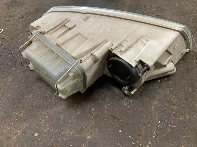 bontott SKODA OCTAVIA II Bal Fényszóró