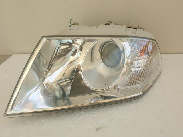 bontott SKODA OCTAVIA II Bal Fényszóró