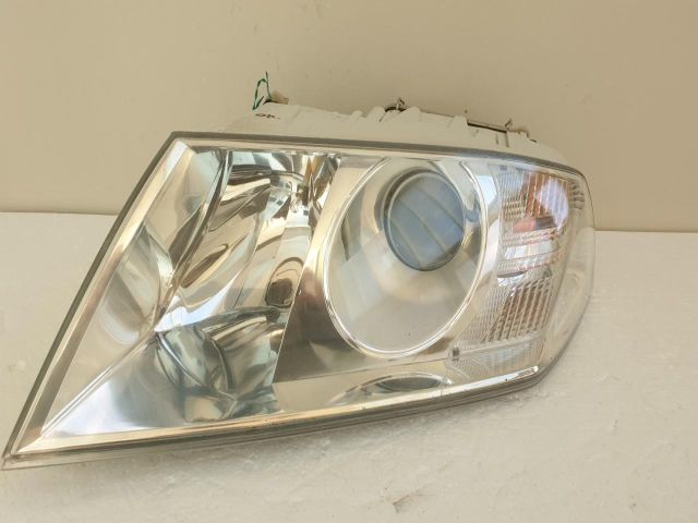 bontott SKODA OCTAVIA II Bal Fényszóró