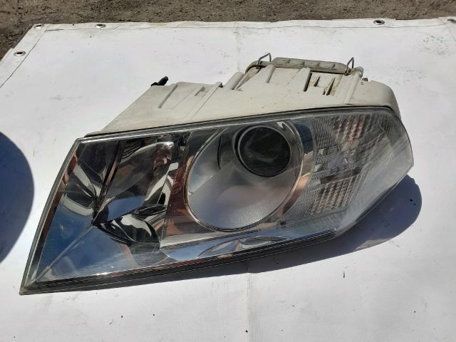 bontott SKODA OCTAVIA II Bal Fényszóró