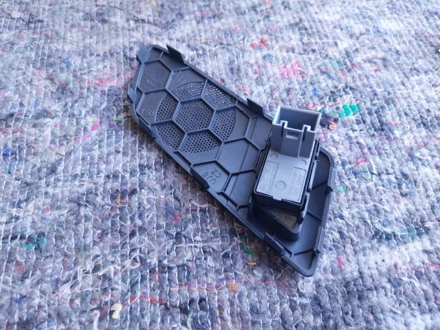 bontott SKODA OCTAVIA II Bal hátsó Ablakemelő Kapcsoló