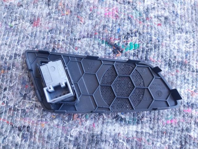 bontott SKODA OCTAVIA II Bal hátsó Ablakemelő Kapcsoló