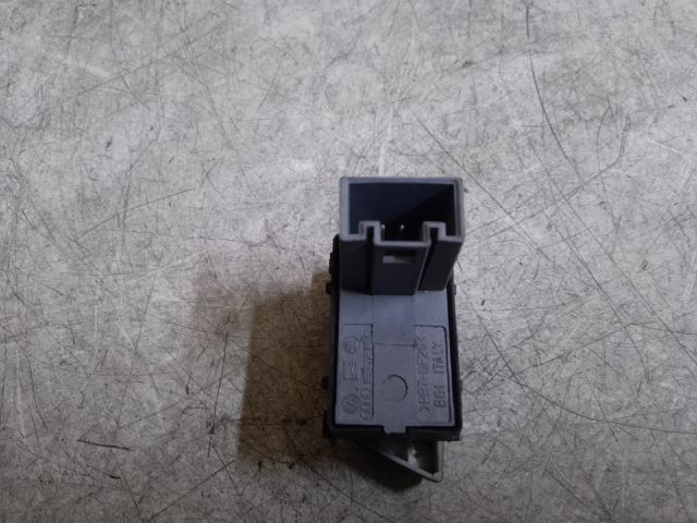 bontott SKODA OCTAVIA II Bal hátsó Ablakemelő Kapcsoló