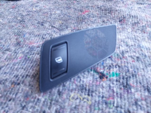 bontott SKODA OCTAVIA II Bal hátsó Ablakemelő Kapcsoló