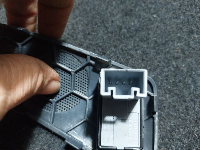 bontott SKODA OCTAVIA II Bal hátsó Ablakemelő Kapcsoló