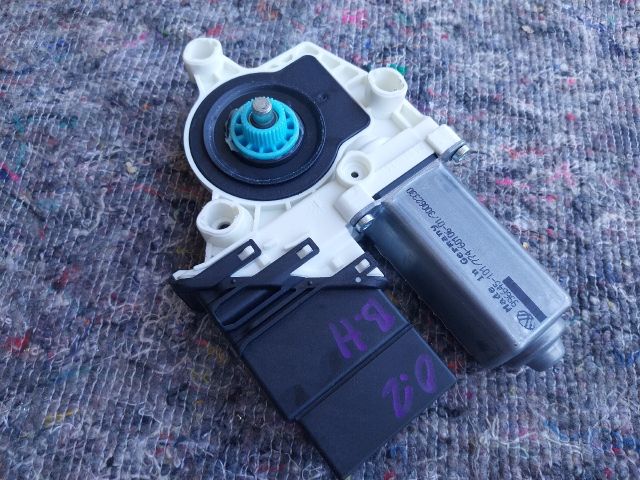 bontott SKODA OCTAVIA II Bal hátsó Ablakemelő Motor