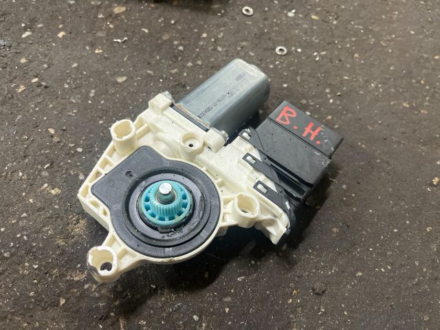 bontott SKODA OCTAVIA II Bal hátsó Ablakemelő Motor