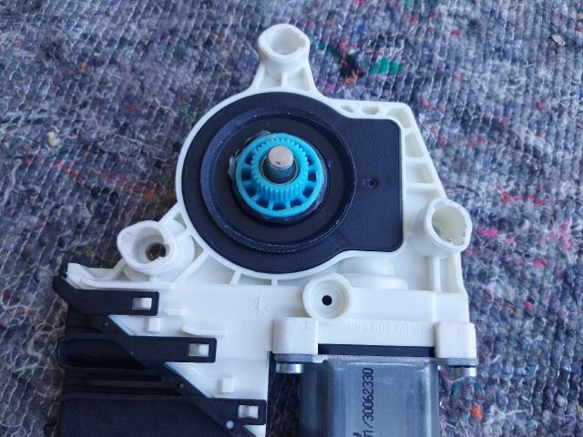 bontott SKODA OCTAVIA II Bal hátsó Ablakemelő Motor