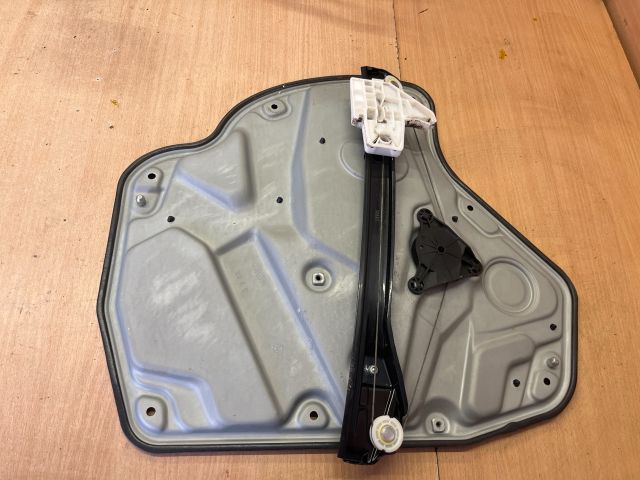 bontott SKODA OCTAVIA II Bal hátsó Ablakemelő Szerkezet (Elektromos)