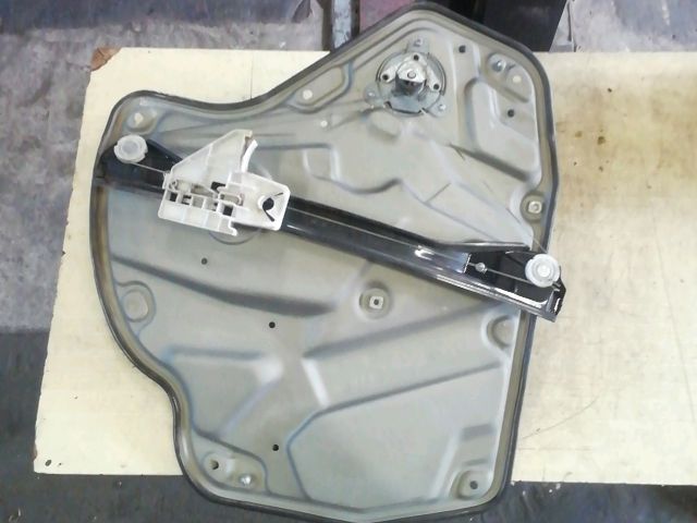 bontott SKODA OCTAVIA II Bal hátsó Ablakemelő Szerkezet (Mechanikus)