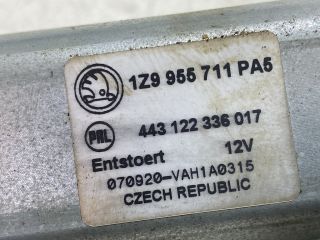 bontott SKODA OCTAVIA II Bal hátsó Ablaktörlő Motor