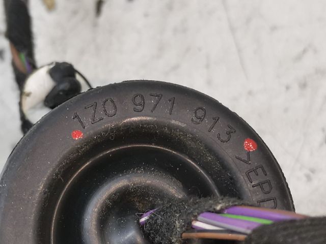 bontott SKODA OCTAVIA II Bal hátsó Ajtó Kábelköteg