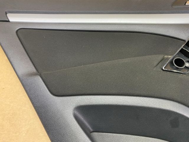 bontott SKODA OCTAVIA II Bal hátsó Ajtó Kárpit