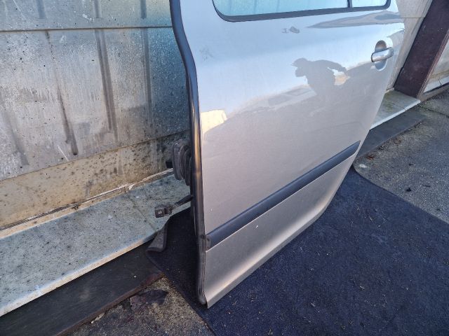 bontott SKODA OCTAVIA II Bal hátsó Ajtó (Részeivel)