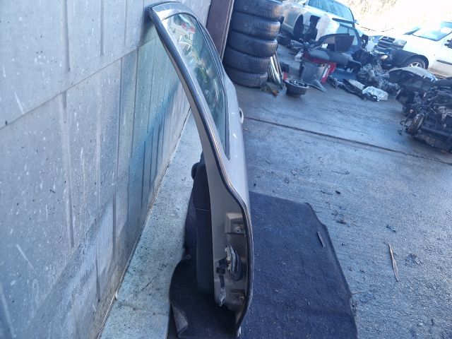 bontott SKODA OCTAVIA II Bal hátsó Ajtó (Részeivel)