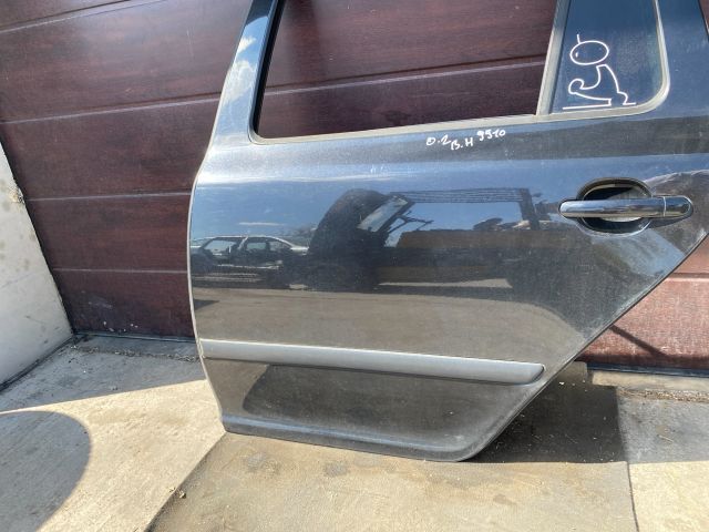 bontott SKODA OCTAVIA II Bal hátsó Ajtó (Részeivel)