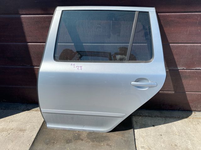 bontott SKODA OCTAVIA II Bal hátsó Ajtó (Részeivel)