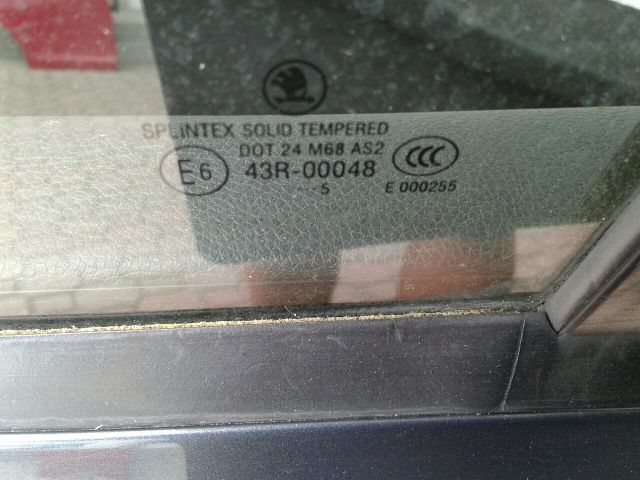 bontott SKODA OCTAVIA II Bal hátsó Ajtó (Részeivel)