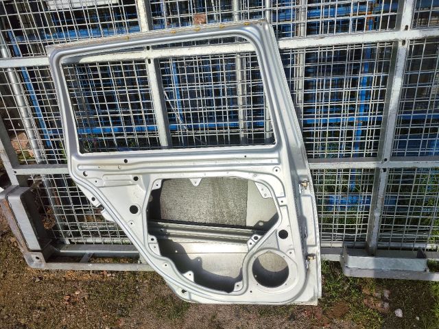 bontott SKODA OCTAVIA II Bal hátsó Ajtó (Üres lemez)