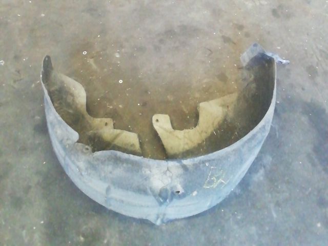 bontott SKODA OCTAVIA II Bal hátsó Dobbetét (Kerékjárati, Műanyag)