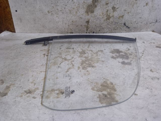 bontott SKODA OCTAVIA II Bal hátsó Fixüveg (Ajtóban)