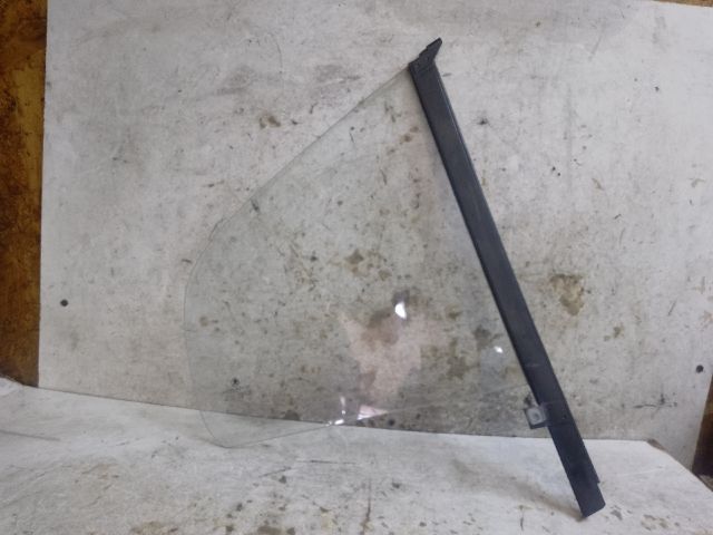 bontott SKODA OCTAVIA II Bal hátsó Fixüveg (Ajtóban)