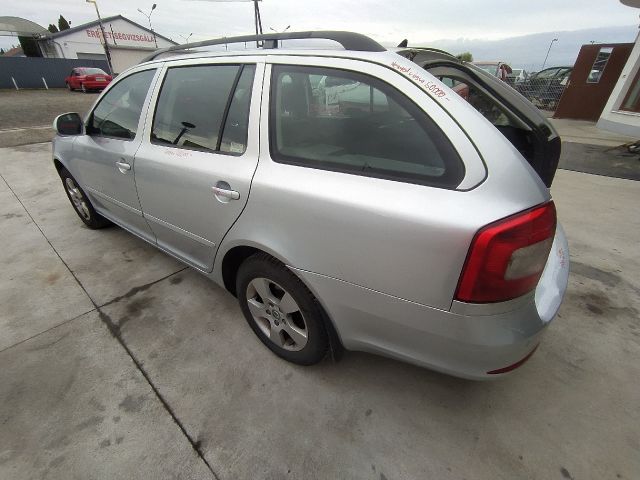 bontott SKODA OCTAVIA II Bal hátsó Fixüveg (Ajtóban)