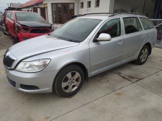 bontott SKODA OCTAVIA II Bal hátsó Fixüveg (Ajtóban)