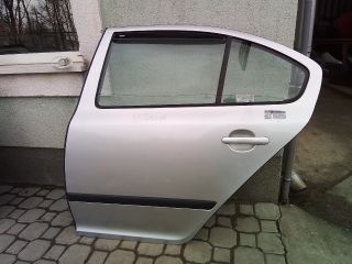 bontott SKODA OCTAVIA II Bal hátsó Fixüveg (Ajtóban)