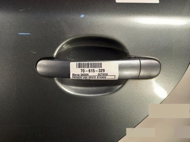 bontott SKODA OCTAVIA II Bal hátsó Külső Kilincs