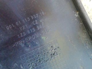 bontott SKODA OCTAVIA II Bal Hátsó Lámpa Bajusz Díszléc