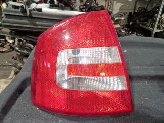 bontott SKODA OCTAVIA II Bal Hátsó Lámpa