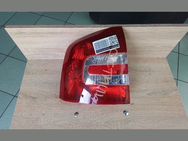 bontott SKODA OCTAVIA II Bal Hátsó Lámpa