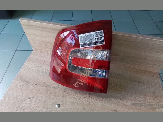 bontott SKODA OCTAVIA II Bal Hátsó Lámpa