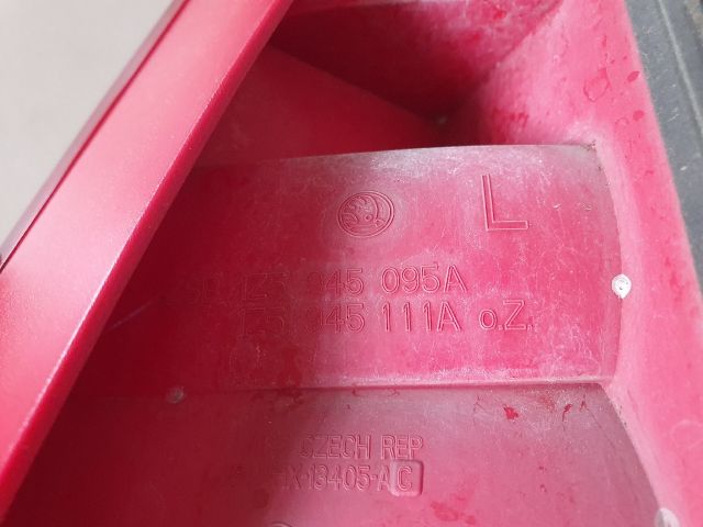 bontott SKODA OCTAVIA II Bal Hátsó Lámpa