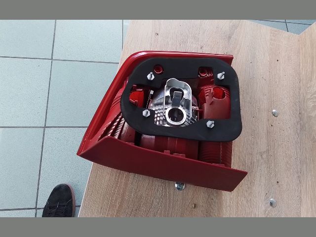 bontott SKODA OCTAVIA II Bal Hátsó Lámpa