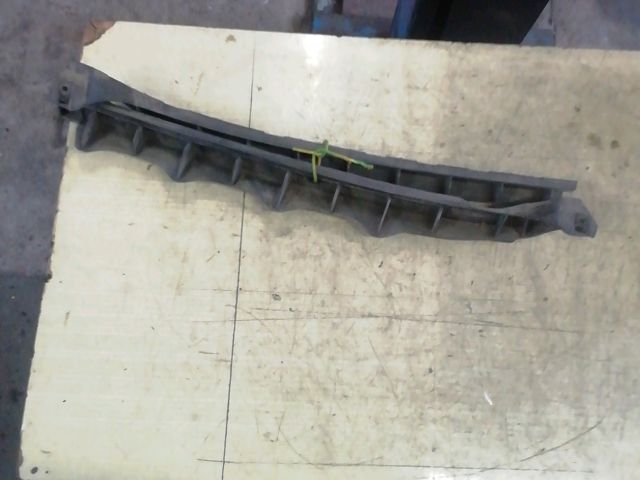 bontott SKODA OCTAVIA II Bal hátsó Lökhárító Tartó (Műanyag)