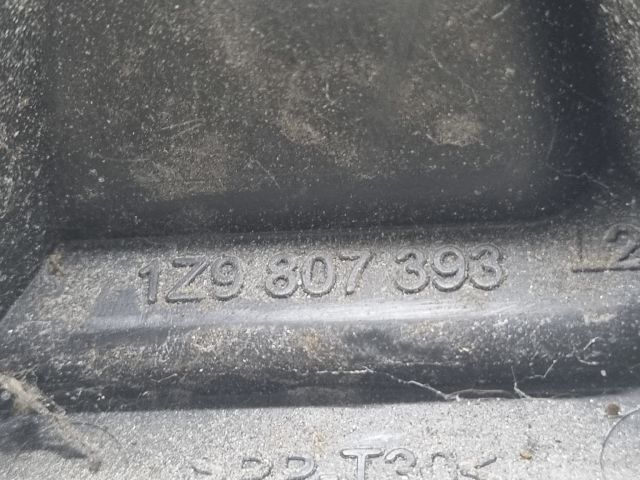 bontott SKODA OCTAVIA II Bal hátsó Lökhárító Tartó (Műanyag)