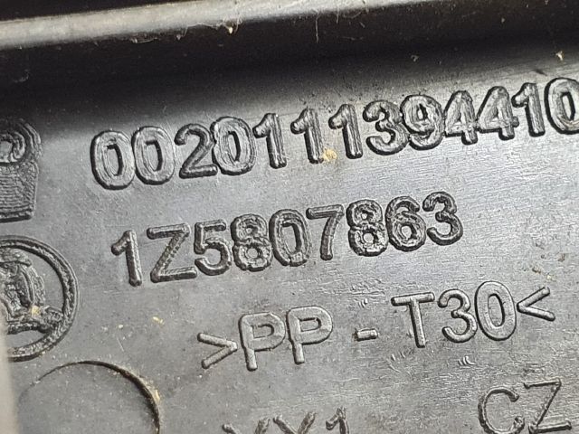 bontott SKODA OCTAVIA II Bal hátsó Lökhárító Tartó (Műanyag)